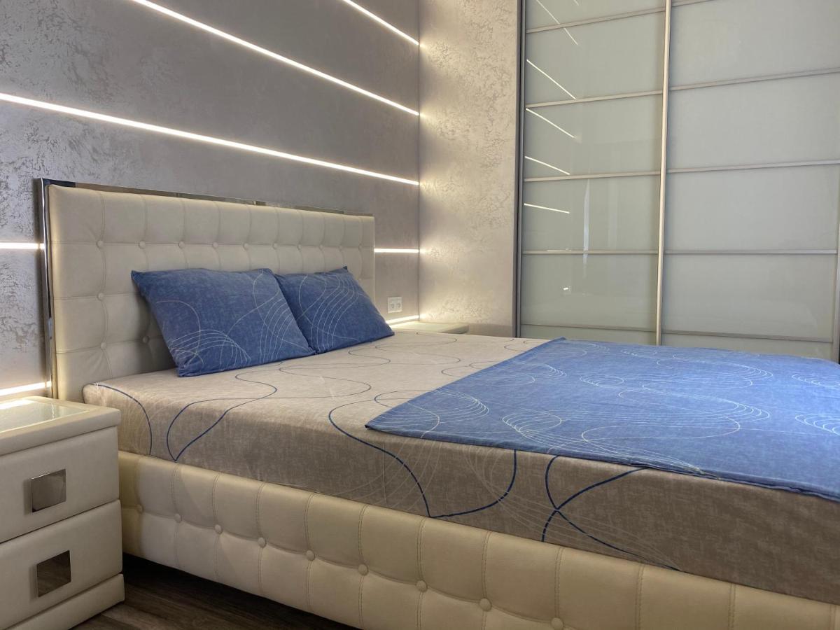 New Luxury Apartment In The Center On Konstitution Square خاركيف المظهر الخارجي الصورة